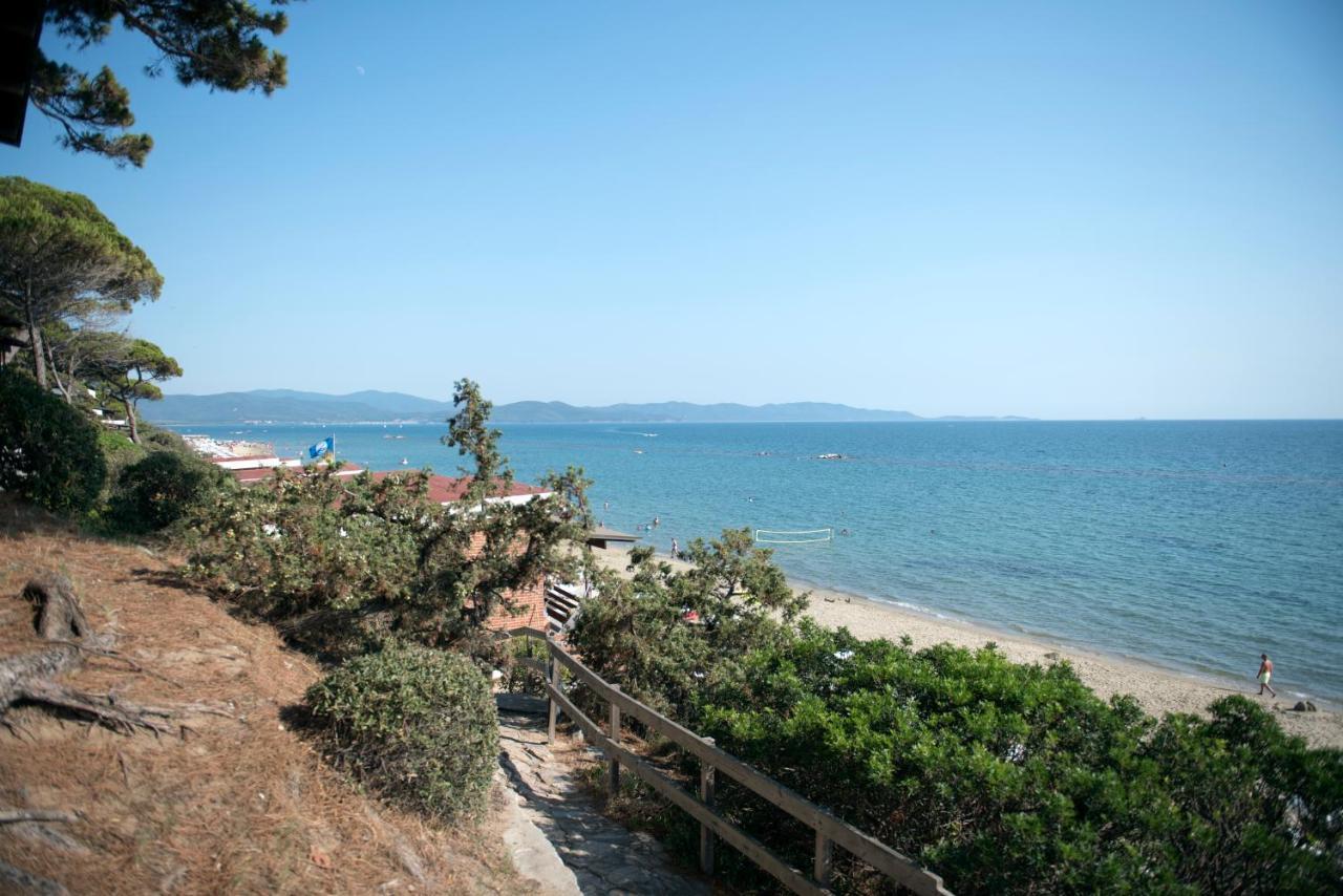 Golfo Del Sole Hotel & Holiday Resort Фоллоника Экстерьер фото