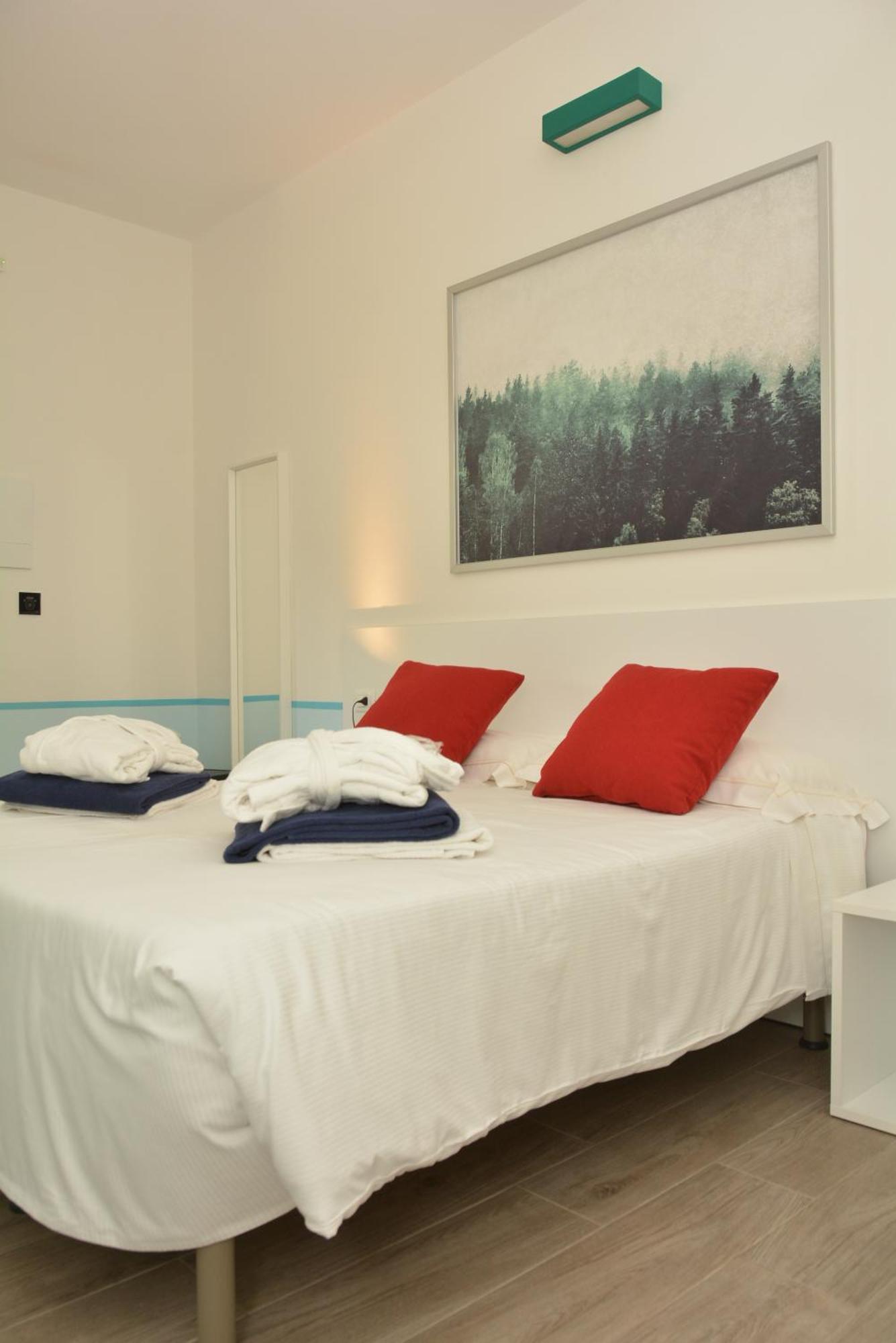 Golfo Del Sole Hotel & Holiday Resort Фоллоника Экстерьер фото